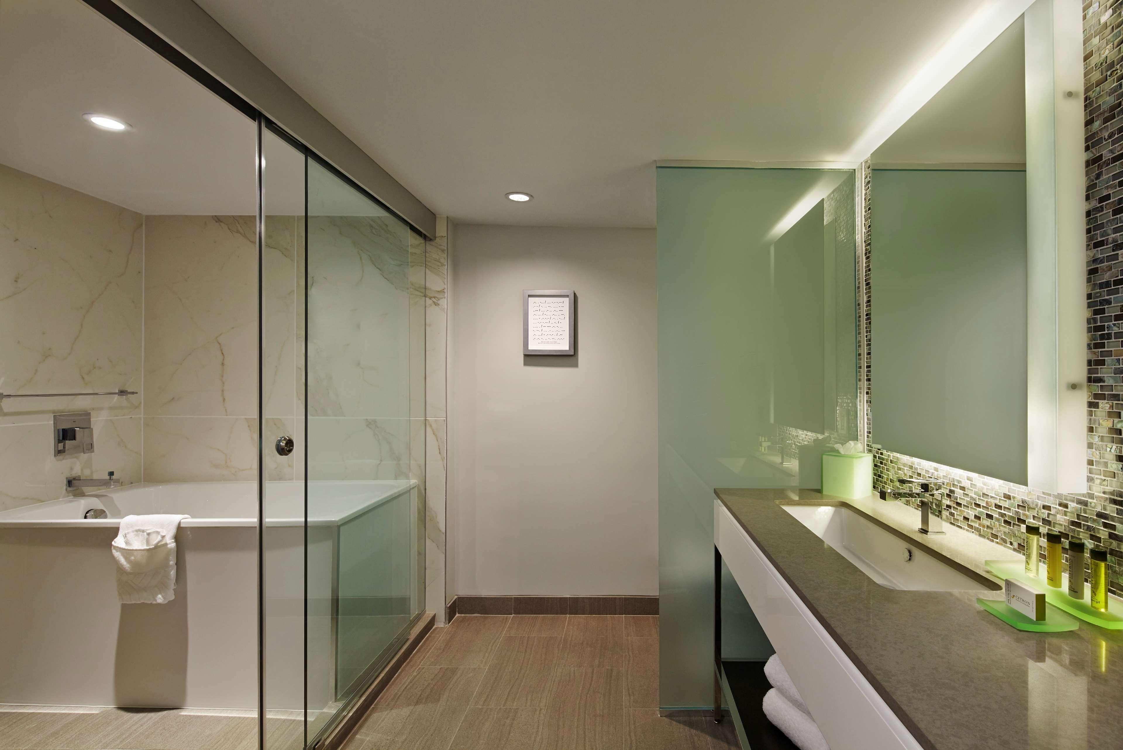 Waterstone Resort & Marina Boca Raton, Curio Collection By Hilton Exterior photo