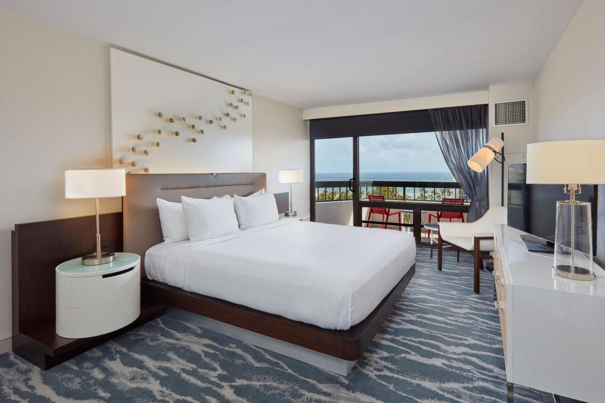 Waterstone Resort & Marina Boca Raton, Curio Collection By Hilton Exterior photo